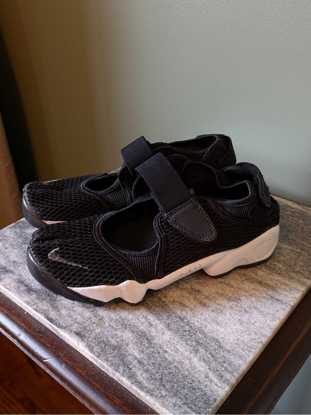 Nike Air Rift Breathe - Black - Size 6